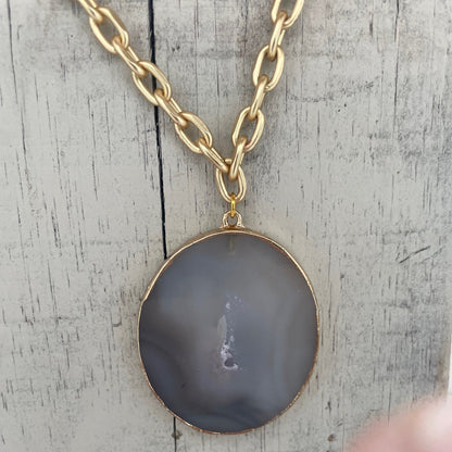 agate large stone with gold on a gold chain necklace