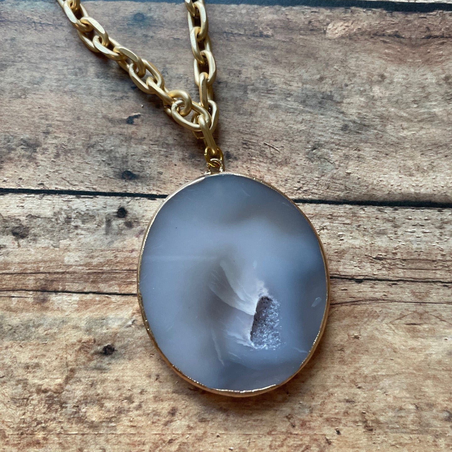 agate large stone with gold on a gold chain necklace