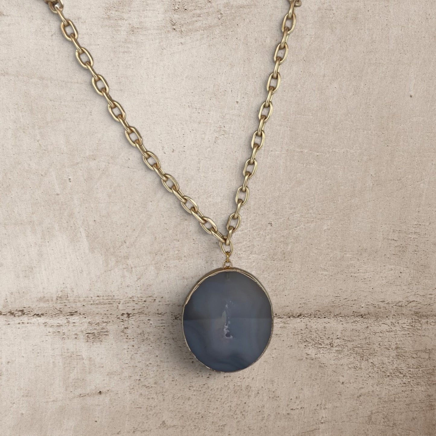 agate large stone with gold on a gold chain necklace
