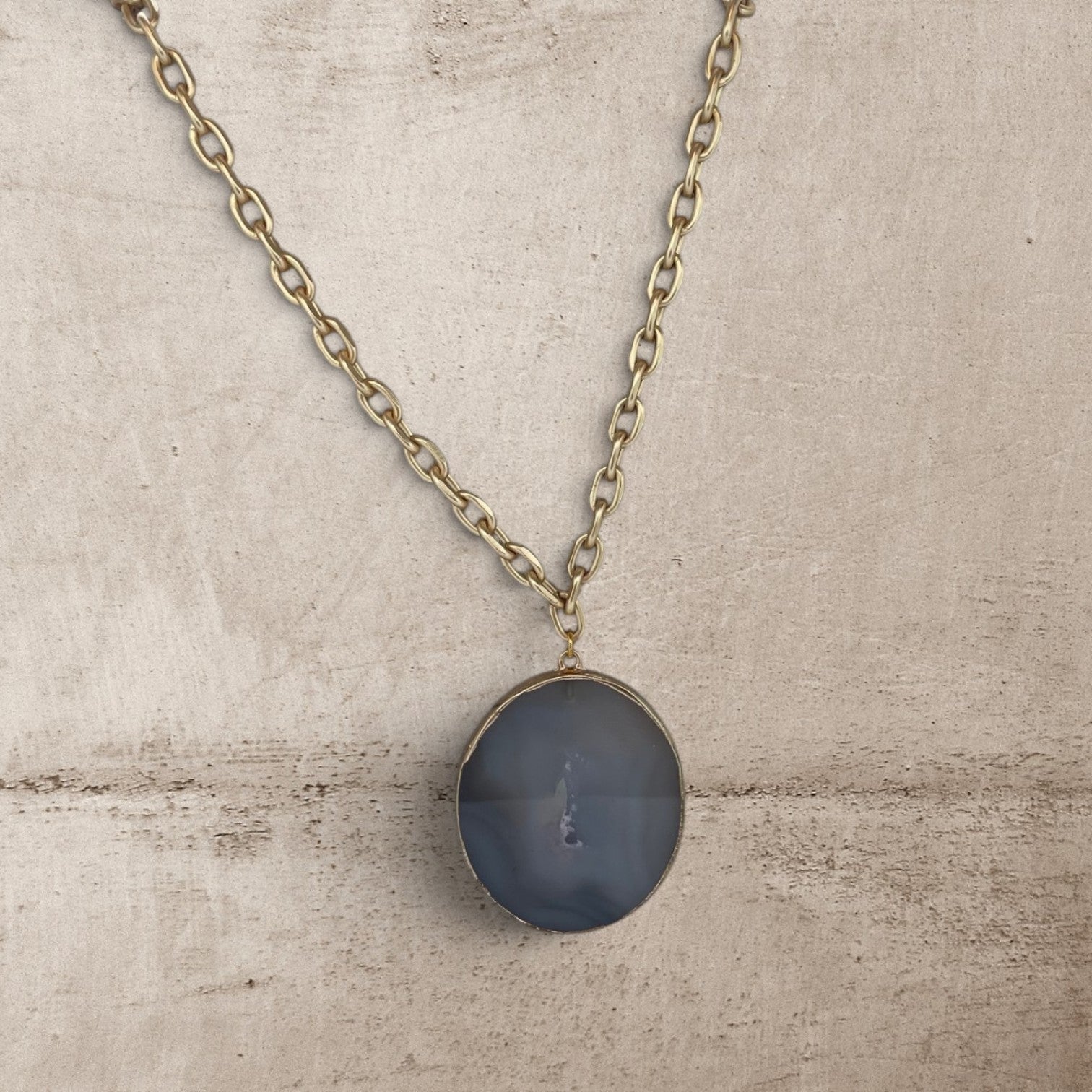 agate large stone with gold on a gold chain necklace